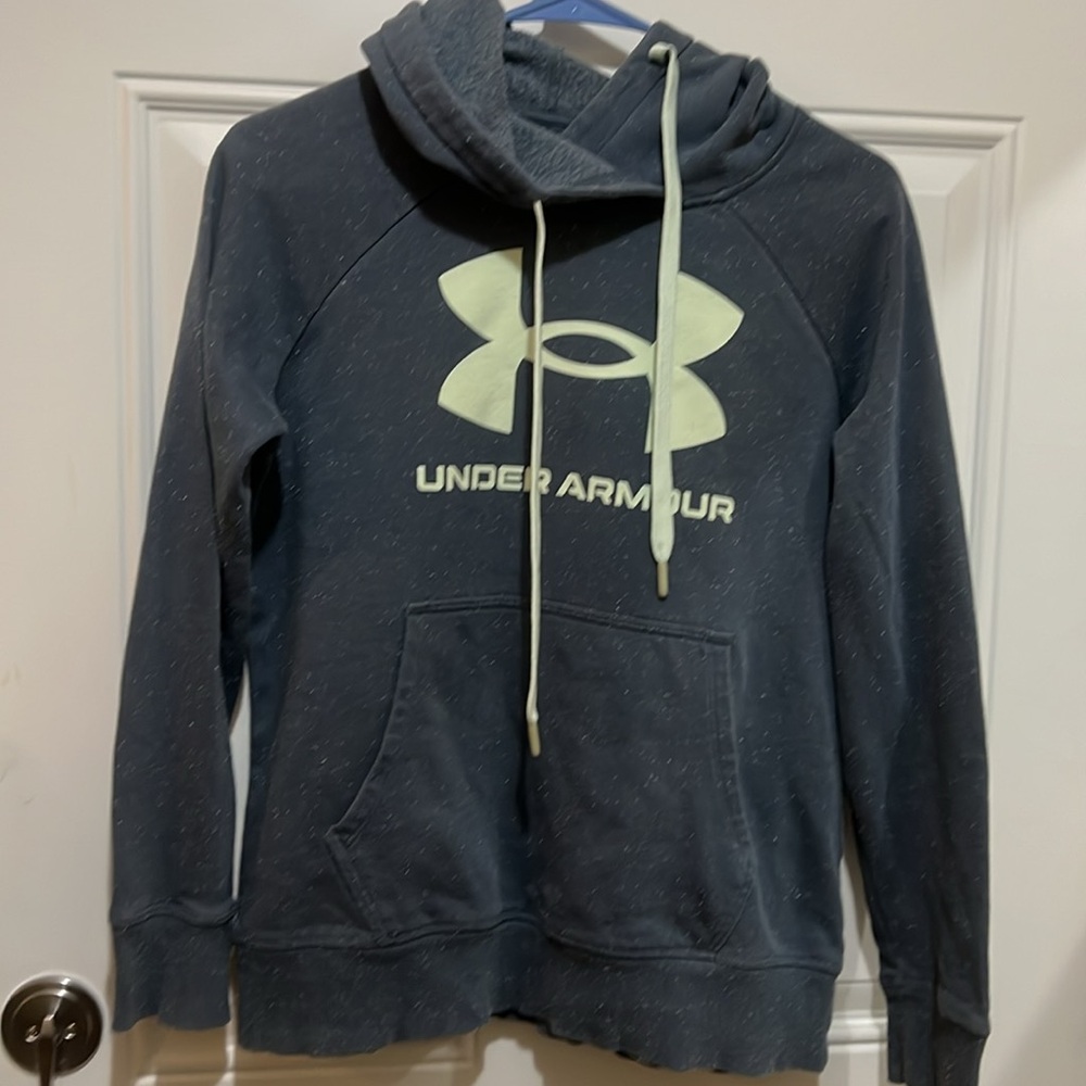Women’s Under Armour hoodie Extra Small.